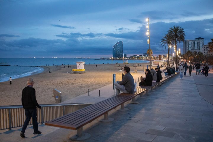 EXTRA. Playa de la Barceloneta. Foto - SONDA Internacional