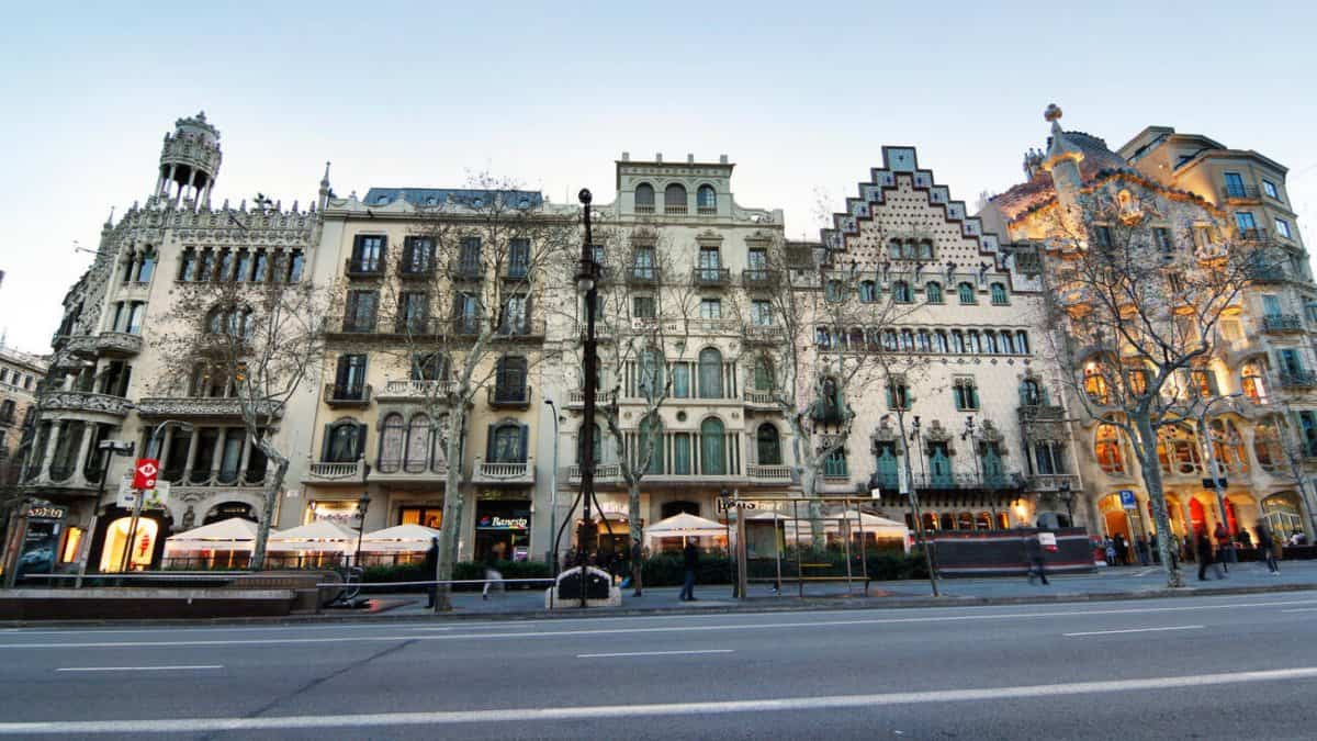 LA MANZANA DE LA DISCORDIA EN BARCELONA