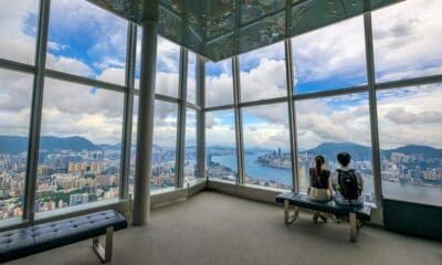 SKY100 EN HONG KONG