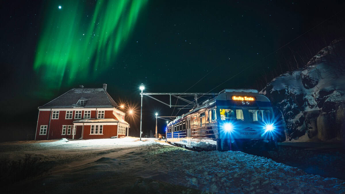 THE NORTHERN LIGHTS TRAIN