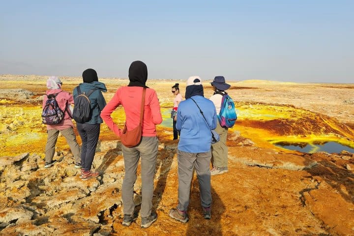 1. Viajeras en Danakil. Foto - @adhilah_ali (Instagram)