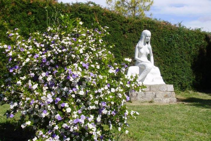 1. Escultura de sirena en El Sueño del Tano. Foto - El Sueño del Tano (Facebook)