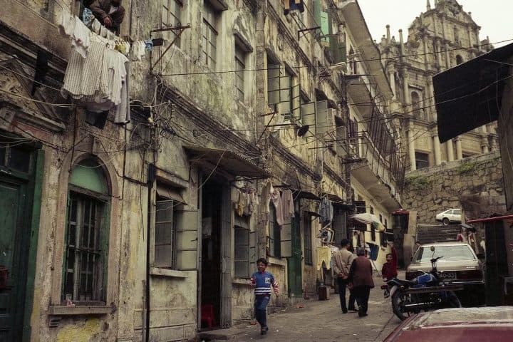 2. Calle de Macao en 1990. Foto - u/ReyBlana (Reddit)