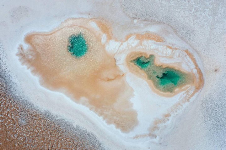 2. Ojos de Mar de Tolar Grande. Foto - Alamy