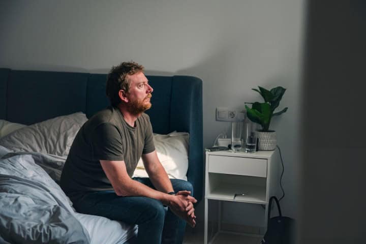 2. Hombre en su habitación. Foto - Getty Images