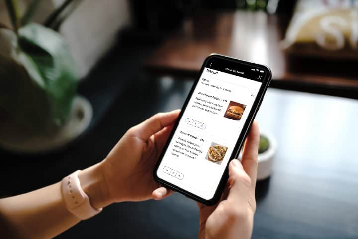 2. Menú de alimentos frescos de la app de United Airlines disponible para pedir antes de tu vuelo. Foto - Archivo United Airlines