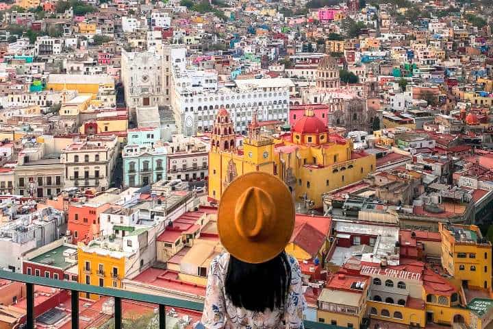 2. Viajera en Guanajuato. Foto - Taxi Express Allende San Miguel de Allende gto (Facebook)