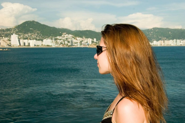 2. Viajera en Acapulco. Foto - Alamy