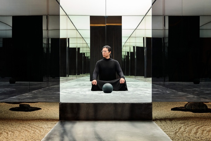 2. Pieza del artista Chris Cheung en el Art in Resonance 2025. Foto - TDR Woman
