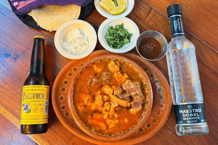 3. Sopa de médula con cerveza y tequila. Foto - @lafondadelaspinatas (Instagram)