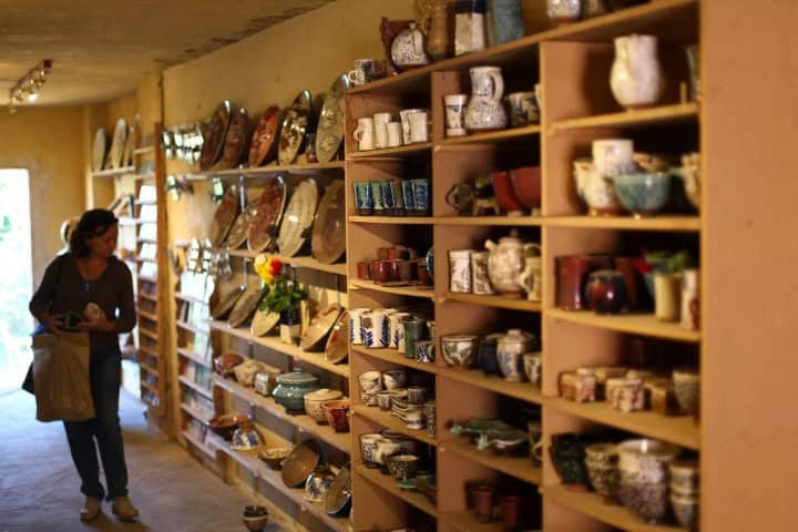 4. Tienda de cerámica en Tunis Village. Foto - Alamy