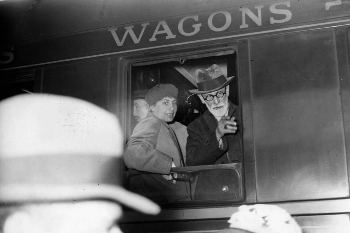 4. Sigmund Freud a bordo de un tren. Foto - Alamy