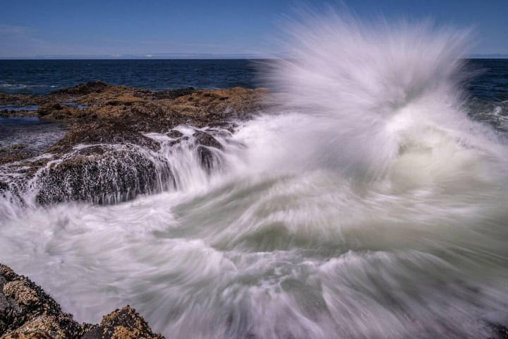 5. Expulsión de agua del Thor's Well. Foto - Alamy