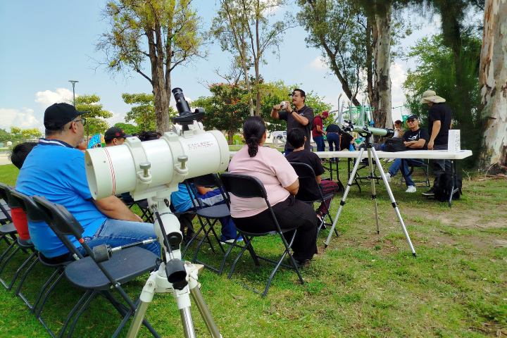5. Taller de telescopios. Foto - Planetario y Centro Interactivo de Jalisco "Lunaria" (Facebook)