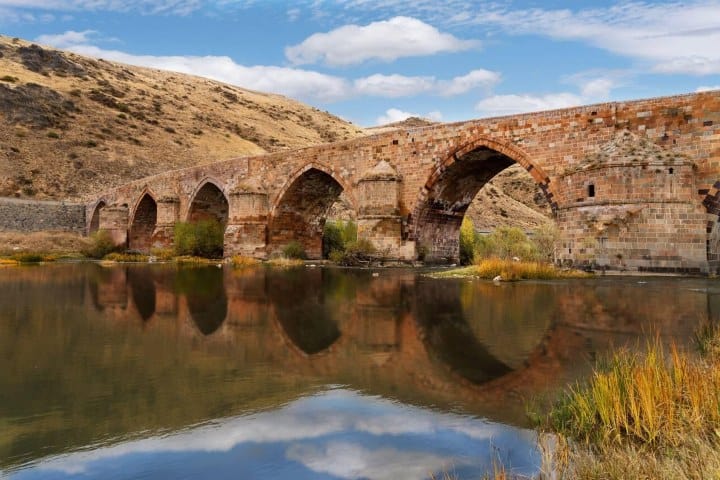 5. Puente de Çobandede. Foto - Alamy