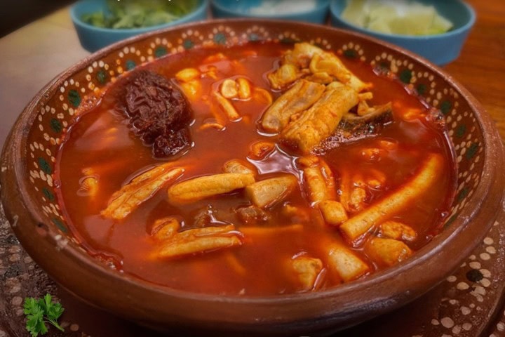 5. Sopa de médula. Foto - @lafondadelaspinatas (Instagram)