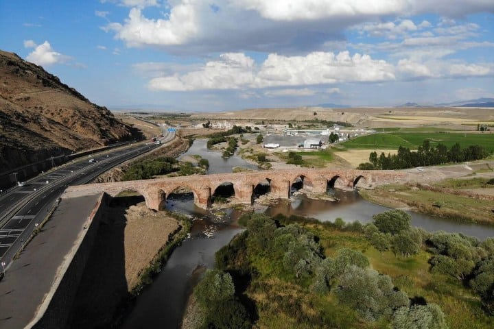 6. Puente de Çobandede. Foto - Alamy