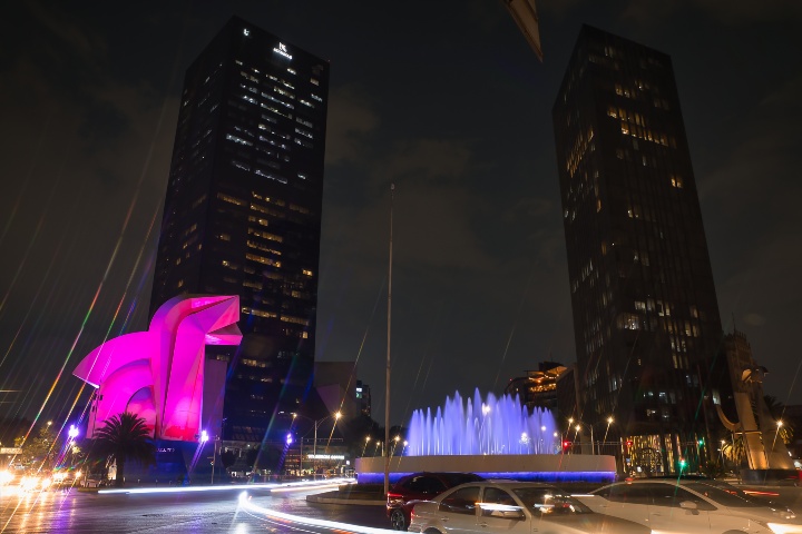 6. CDMX de noche. Foto - Archivo Civitatis