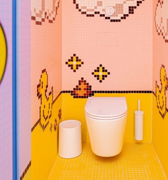 POP & ROLL ART TOILET