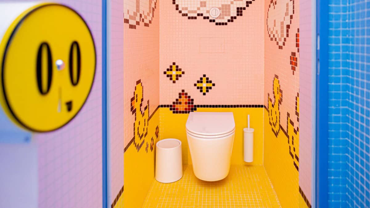 POP & ROLL ART TOILET