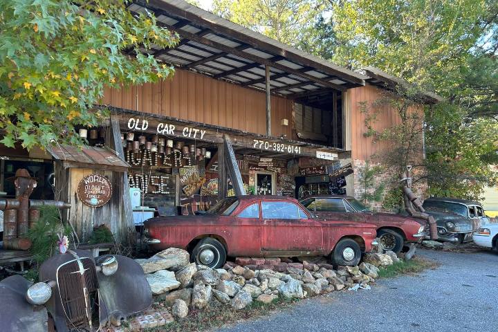 1. Entrada de Old Car City. Foto - Rick Leclair (Facebook)