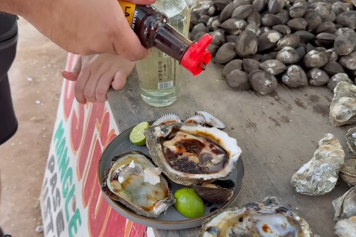 1. Ostión gigante en Los Mochis Sinaloa. Foto - EL PRIMO MALENO (YouTube)