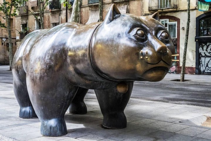 1. Gato de Botero en Raval. Foto - Alamy