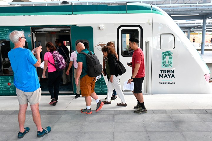 2. Abordaje en el Tren Maya. Foto - El Cid Resorts