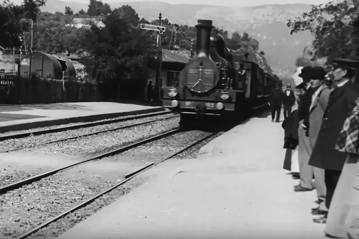 2. Fotograma del cortometraje "La Llegada del Tren" de los hermanos Lumière. Foto - Cinefilia