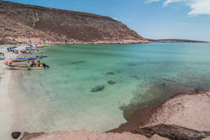 2. Embarcaciones en la Isla Espíritu Santo. Foto - Alamy