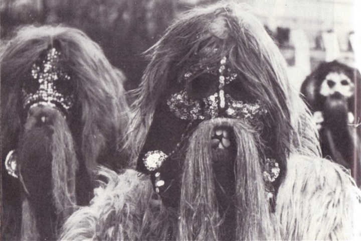 3. Antigua fotografía de máscara de Kukeri. Foto - Wikimedia Commons