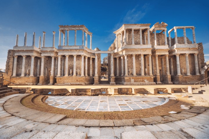 4. Teatro Romano en Mérida. Foto - Hotel Condedu