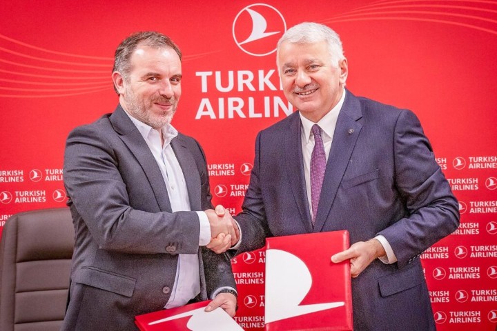 6. (De izquierda a derecha) Vukadin Stojanović —director de Turkish Airlines— y Bilal Ekşi —director de Air Montenegro—. Foto - Archivo Turkish