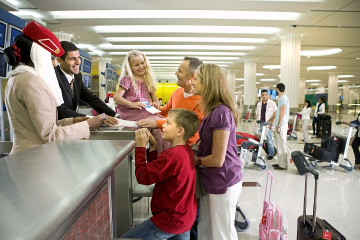 6. Familia en Emirates. Foto - Emiratos