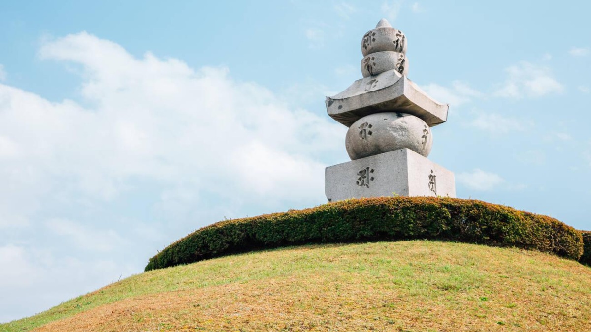 MIMIZUKA EL MONUMENTO DE LAS OREJAS Y LAS NARICES