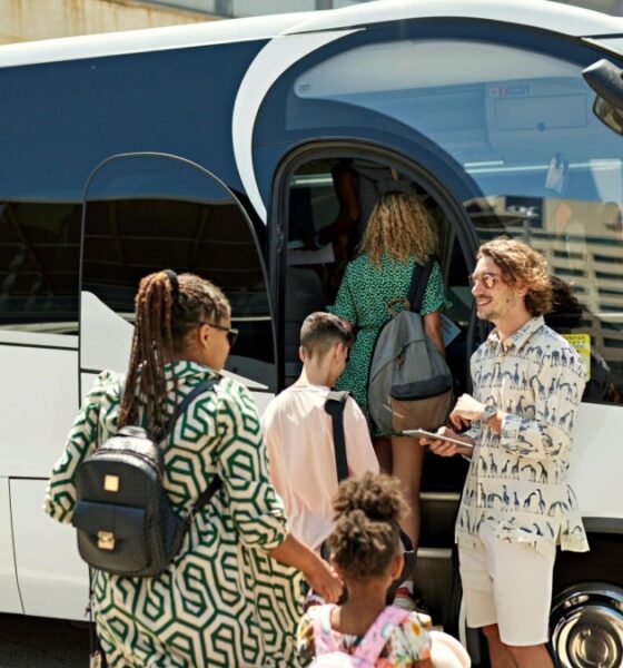 PORQUÉ RENTAR UN AUTOBUS PARA TUS VACACIONES FAMILIARES