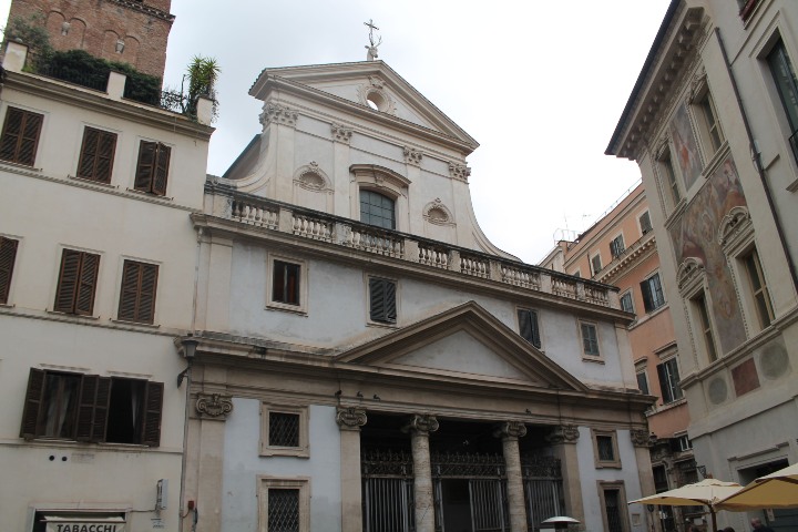 1. Iglesia de San Eustaquio. Foto - Find a Grave