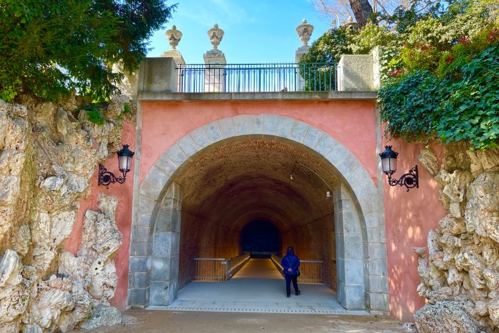 1. Entrada del Túnel de Bonaparte. Foto - @ArteEnMadrid (X)