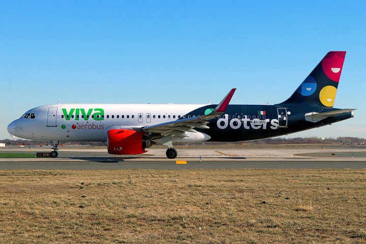 Avión de Viva brandeado con Doters. Foto - cv880m (Flickr)