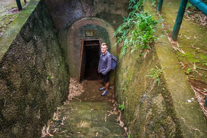 1. Entrada a los túneles de Vinh Moc. Foto - Alamy