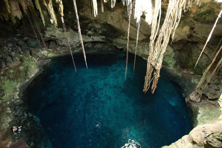 2. Cenote en Cuzamá. Foto - Alamy