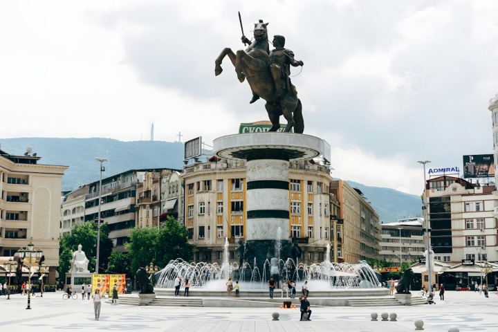 3. Plaza Macedonia en Skopie. Foto - Markus Winkler (Unsplash)