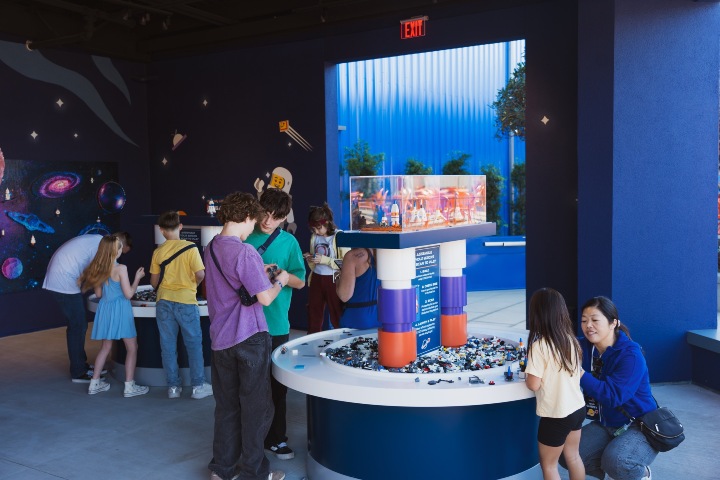 3. Zona de juegos en LEGO Galaxy. Foto - LEGOLAND California﻿ (Facebook)