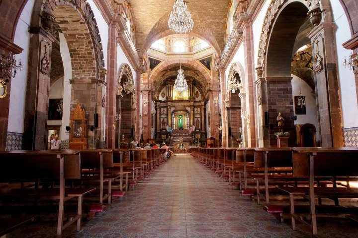 4. Interior de la Parroquia de San Miguel de Allende. Foto - Alamy