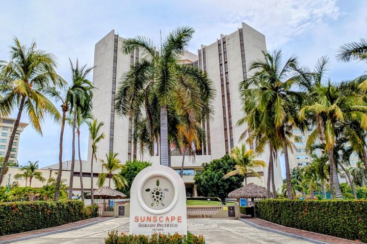 5. Exterior del Sunscape Dorado Pacífico Ixtapa. Foto - LoyaltyLobby