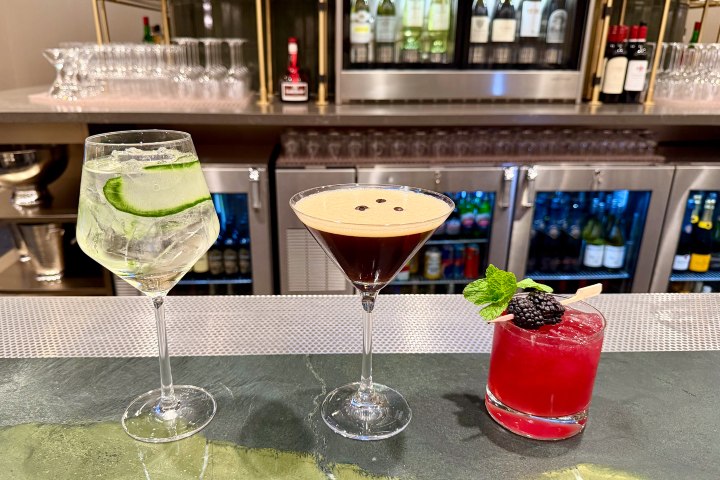 6. Bebidas en el Delta Sky Club en Denver. Foto - From the Tray Table