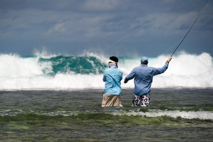 7. Viajeros pescando en Kiribati. Foto - Visit Kiribati (Facebook)