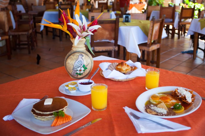7. Desayuno en Restaurante “Bar” Agave. Foto - Rosita Hotel (Expedia)
