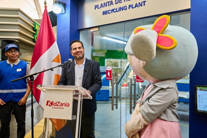 7. Inauguración de planta de reciclaje en KidZania Cuicuilco. Foto - las empresas verdes