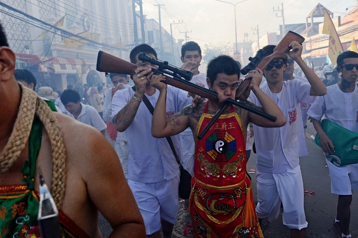 8. Mah song atravesado por armas. Foto - Getty Images